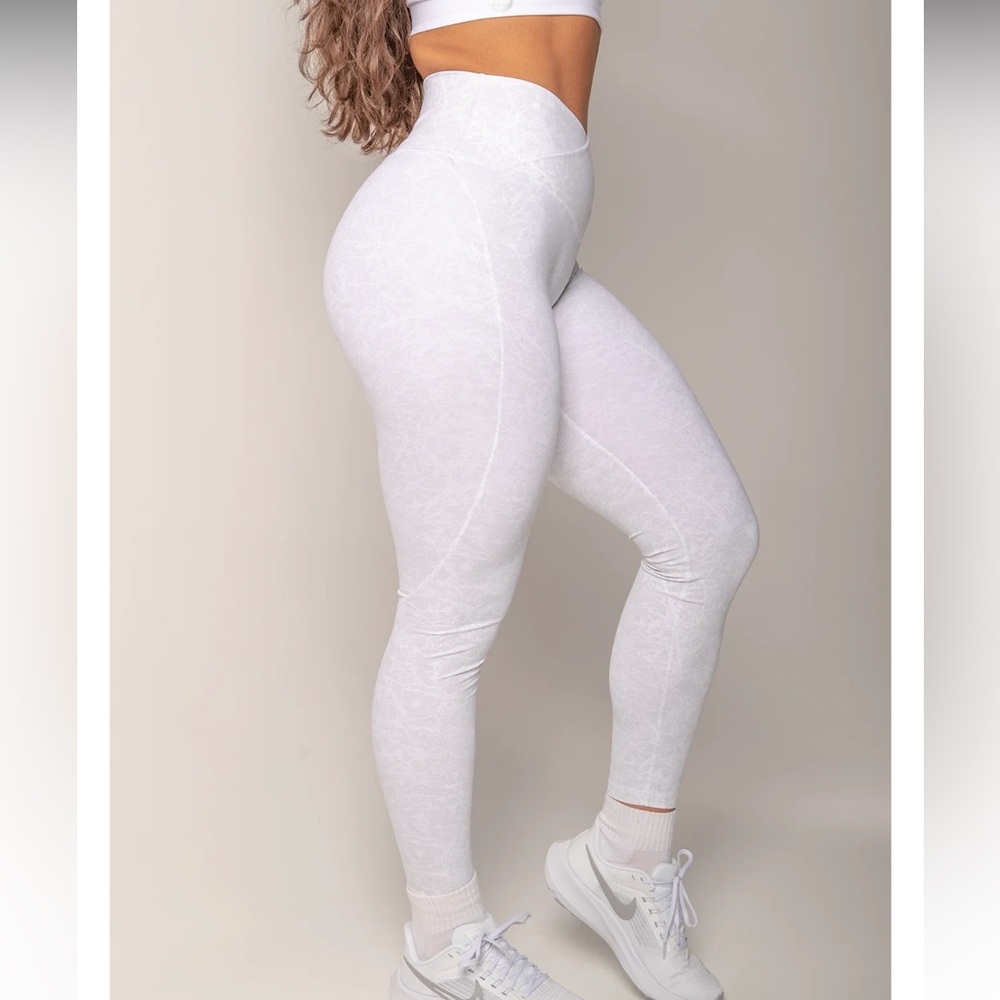 Cheri Fit Leggings NWT